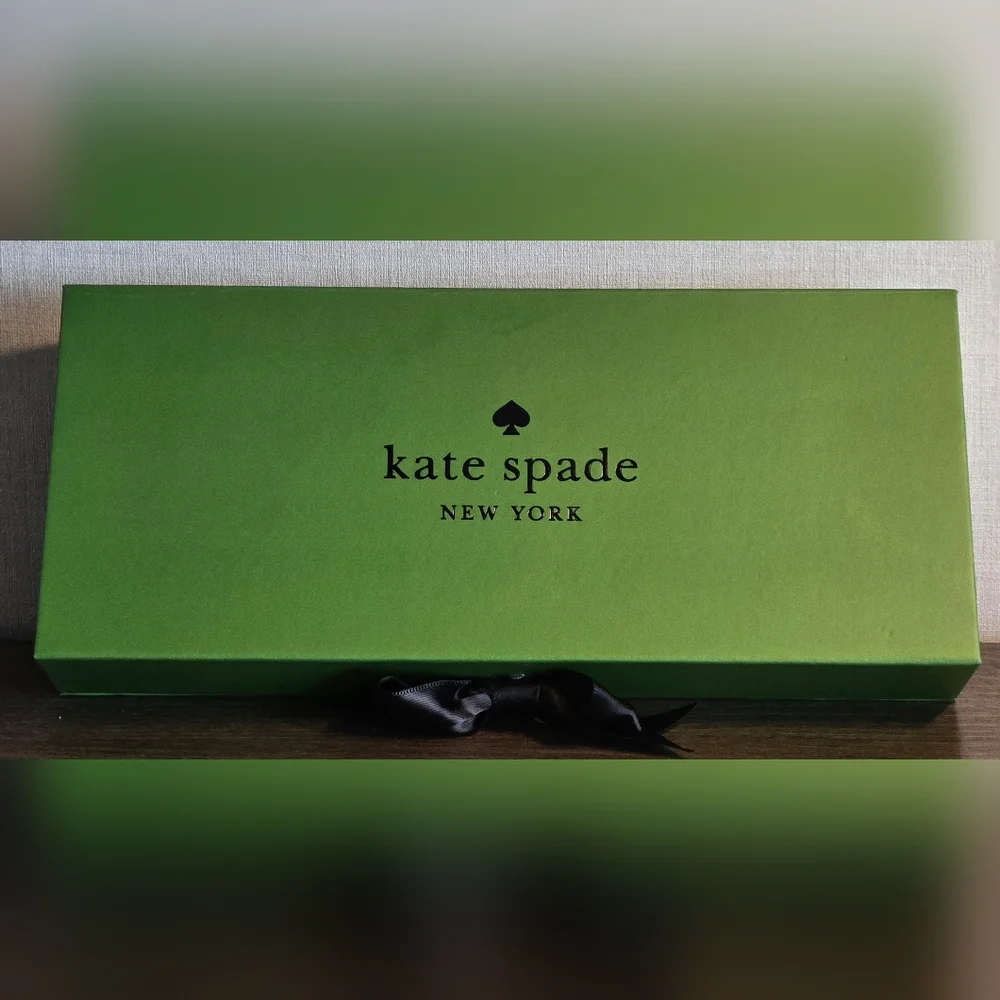 Kate Spade 3 Pairs Cozy Low Cut Socks Gift Set - Picture 3 of 6